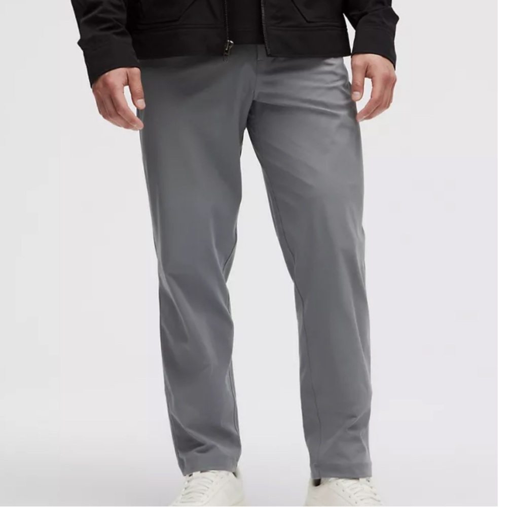 lululemon athletica Men’s ABC Relaxed-Fit 5 Pocket 32L Warpstreme Solar Grey